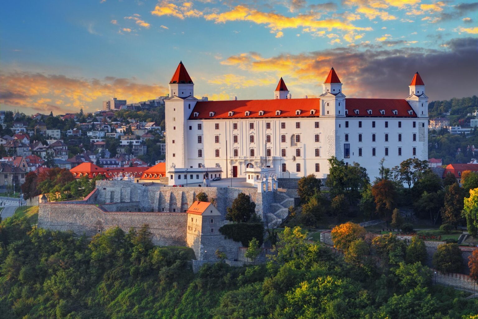 Bratislava. Ilustračná fotografia z pôvodných materiálov relocations.help.